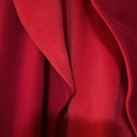 UGG BATHROBE - Picture 9 of 9